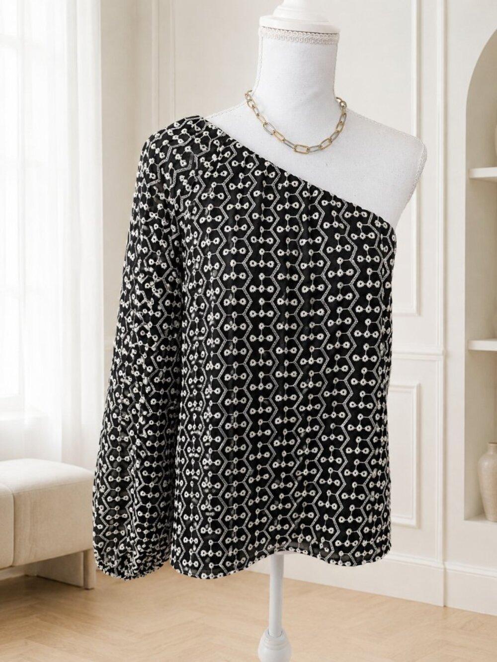 WHBM One Shoulder Embroidered Blouse Black White Size M NWOT - Picture 5 of 9